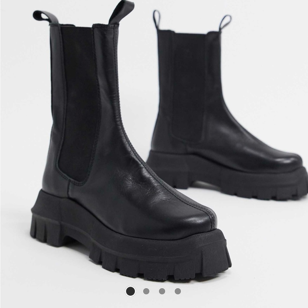Black Chunky Chelsea Boots